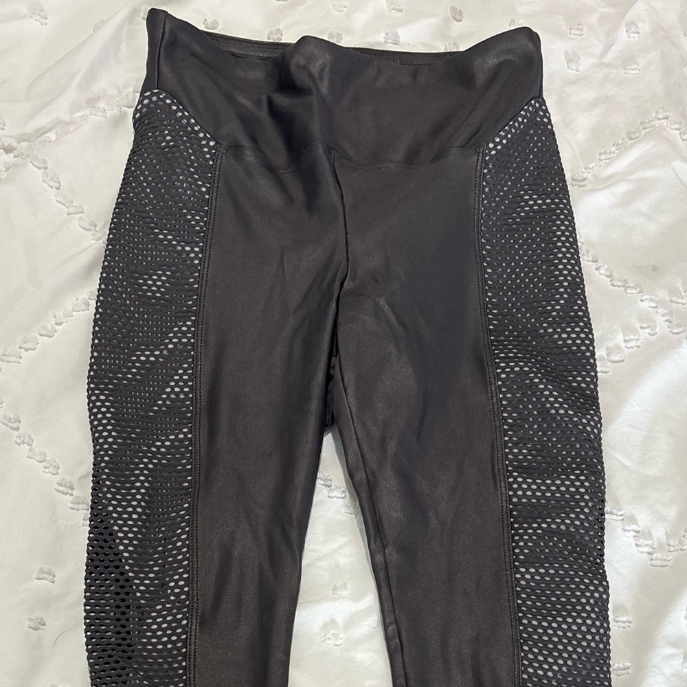 Koral Black Leggings